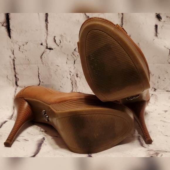 Simply Vera Peep Toe Leather Heels - Picture 4 of 4